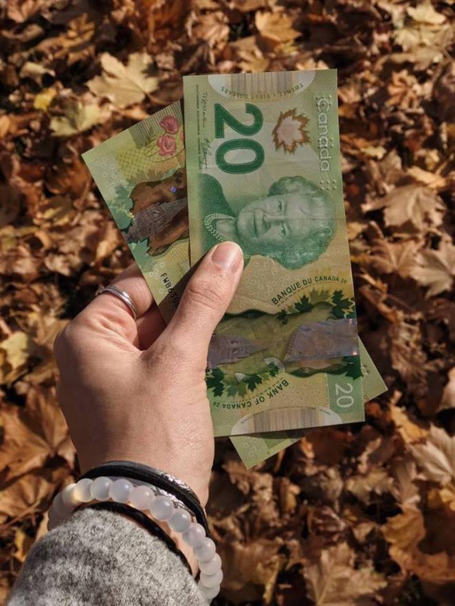 canadian_dollar.jpg